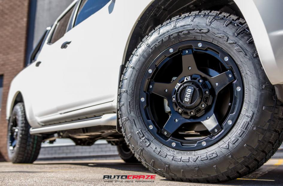 NISSAN NAVARA GD04 MATTE BLACK